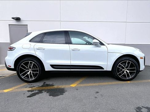 Certified 2026 Porsche Macan AWD/4WD image 6