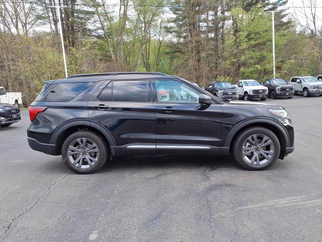 Certified 2025 Ford Explorer Active w/ Active Comfort Package AWD/4WD image 2