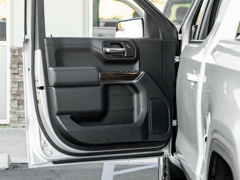 Used 2021 GMC Sierra 1500 SLE image 11