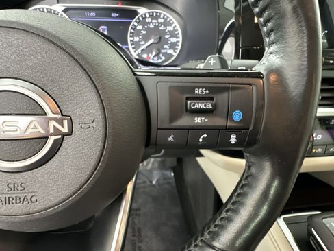 Used 2022 Nissan Pathfinder SL image 14