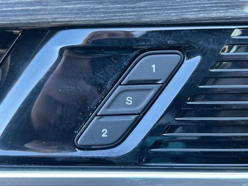 Used 2022 Jeep Wagoneer Series III w/ Flexible Seating Group image 23