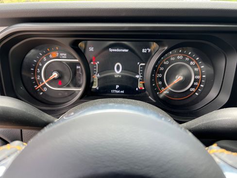 Used 2024 Jeep Wrangler Unlimited Sahara AWD/4WD image 29