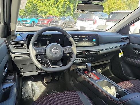 New 2025 Nissan Kicks SR w/ SR Premium Package image 26