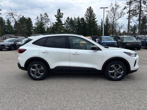 Used 2025 Ford Escape ST-Line w/ Tech Pack #1 AWD/4WD image 2