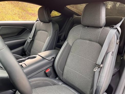 Used 2024 Ford Mustang Coupe image 9