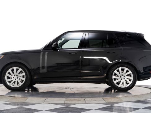 Used 2024 Land Rover Range Rover SE image 6