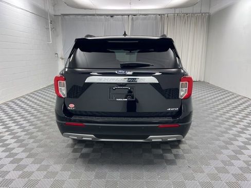 Used 2023 Ford Explorer XLT w/ Equipment Group 202A image 5