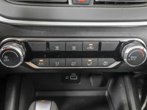 Used 2024 Nissan Altima 2.5 S FWD image 30