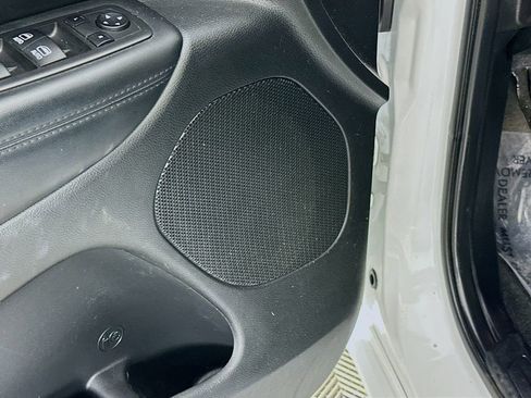 Certified 2022 Jeep Grand Cherokee Laredo X image 30