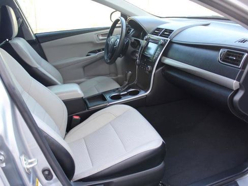 Used 2017 Toyota Camry SE FWD image 22