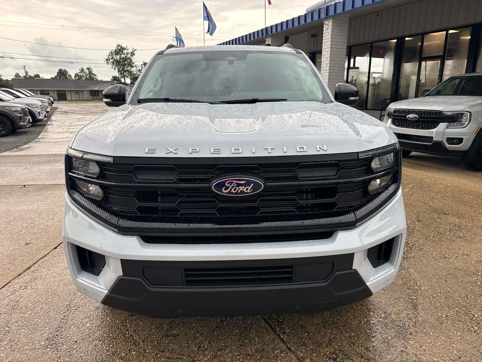 New 2026 Ford Expedition Active RWD image 3