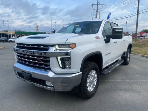 Used 2022 Chevrolet Silverado 2500 LTZ w/ LTZ Convenience Package AWD/4WD image 2