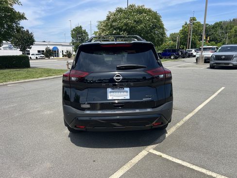 Certified 2023 Nissan Rogue SV w/ SV Premium B Package FWD image 6