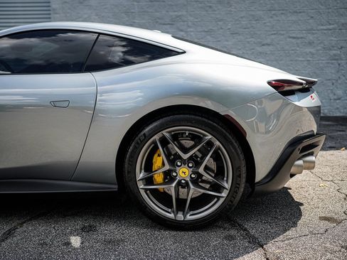 Used 2021 Ferrari Roma image 11