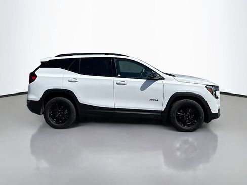 Used 2024 GMC Terrain AT4 image 8