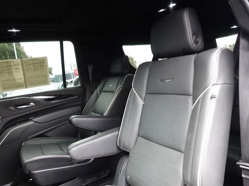 Used 2023 Cadillac Escalade ESV Sport image 27