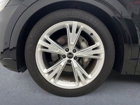 Used 2022 Audi Q8 Prestige w/ Prestige Package image 26