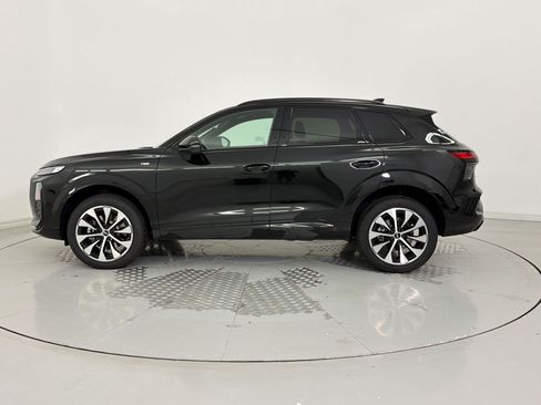 New 2026 Audi Q3 quattro 2.0T w/ Driver Assistance Package AWD/4WD image 2