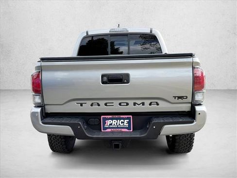 Used 2016 Toyota Tacoma TRD Off-Road w/ Premium & Technology Package AWD/4WD image 6