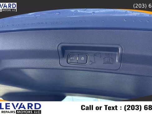 Used 2020 Ford Explorer Limited w/ Class III Trailer Tow Package image 39