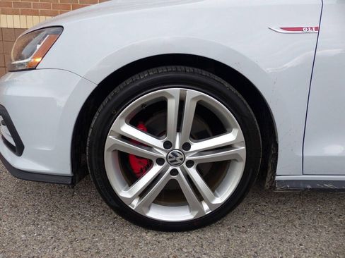 Used 2017 Volkswagen Jetta GLI FWD image 12
