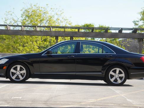 Used 2010 Mercedes-Benz S 550 4MATIC image 3