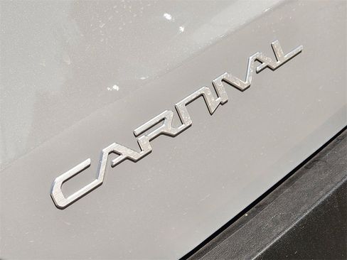 New 2026 Kia Carnival EX image 8