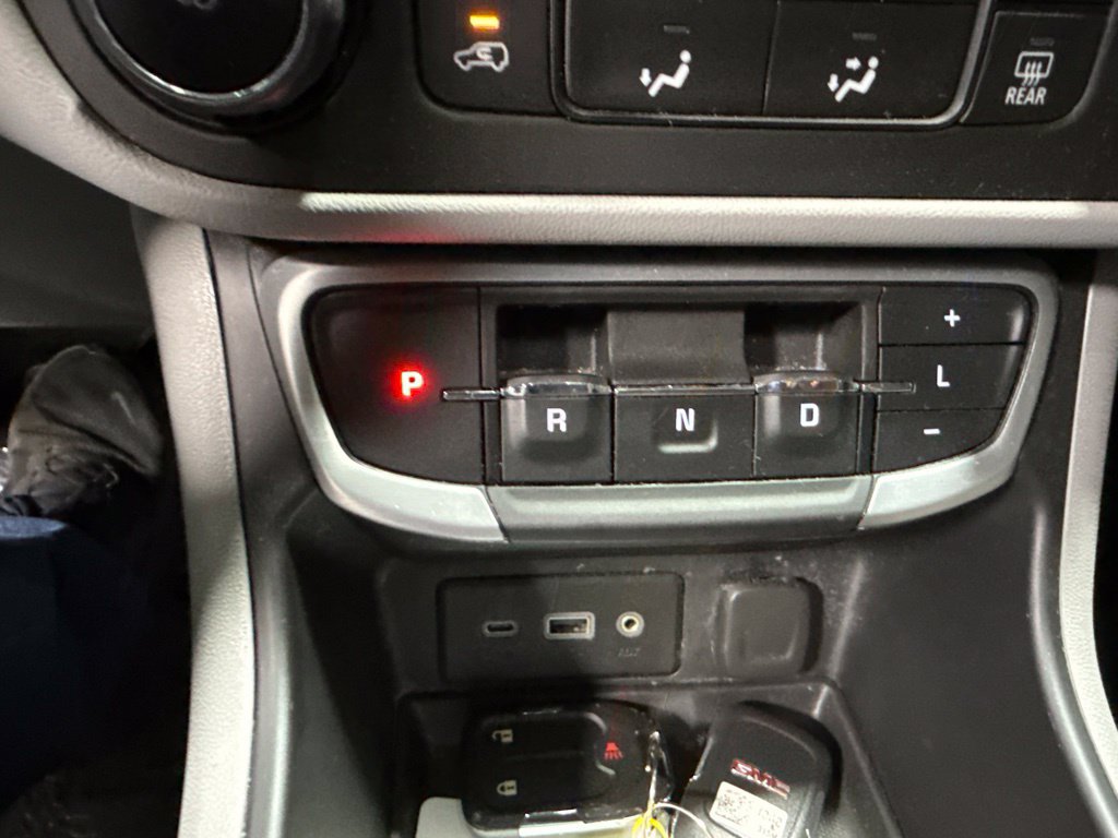 Used 2024 GMC Terrain SLE FWD image 28