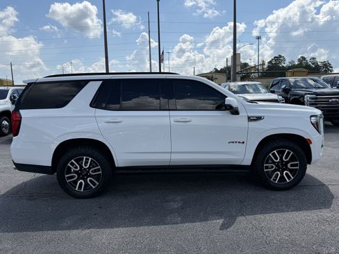 Used 2023 GMC Yukon AT4 w/ AT4 Premium Package AWD/4WD image 11