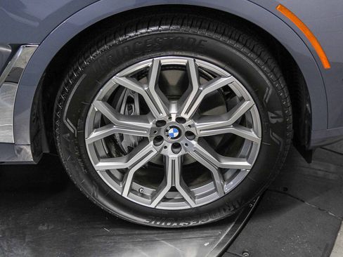 Used 2026 BMW X7 xDrive40i AWD/4WD image 9