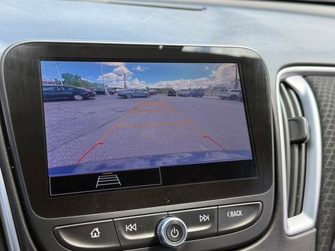 Used 2023 Chevrolet Malibu LT FWD image 19