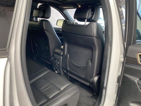Used 2014 Jeep Grand Cherokee Limited AWD/4WD image 9