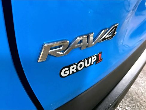 Used 2019 Toyota RAV4 LE image 10