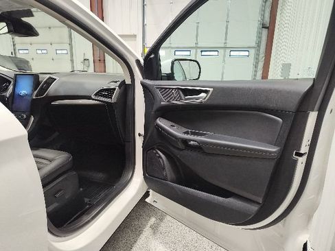 Certified 2024 Ford Edge SEL w/ Convenience Package AWD/4WD image 18