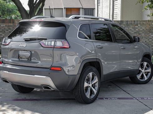 Used 2021 Jeep Cherokee Limited w/ Mopar Interior Package image 16