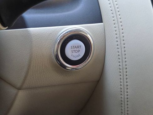 Used 2014 INFINITI QX80 4WD w/ Deluxe Touring Package image 26