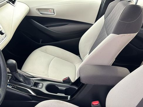 Used 2021 Toyota Corolla LE image 24