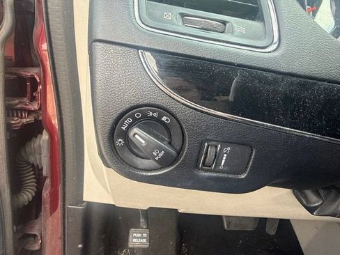Used 2018 Dodge Grand Caravan SXT FWD image 26