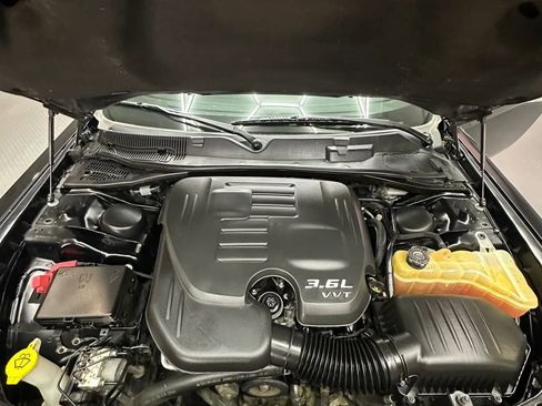 Used 2018 Dodge Challenger SXT RWD image 26