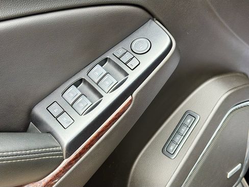 Used 2018 GMC Yukon XL SLT w/ Premium Edition AWD/4WD image 20