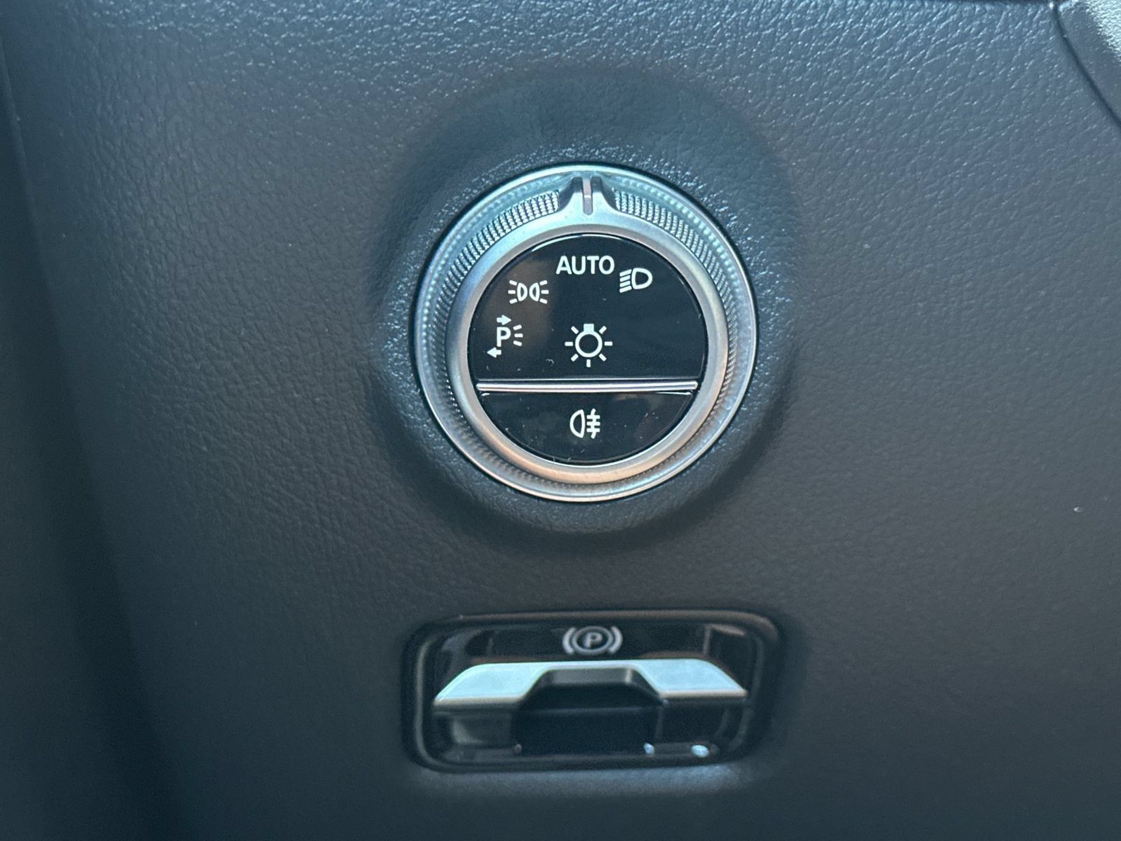 Certified 2025 Mercedes-Benz C 300 Sedan image 29