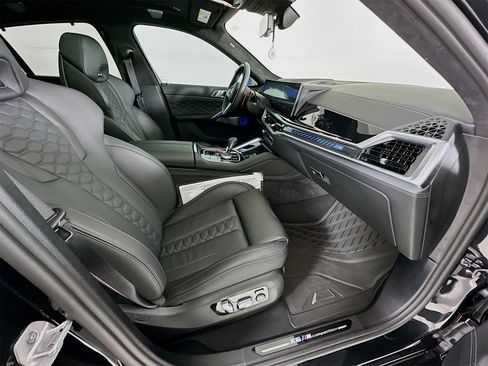 Used 2026 BMW X6 M Competition w/ Executive Package image 31