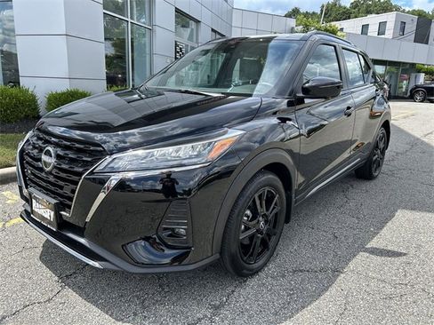 Used 2024 Nissan Kicks SR w/ SR Premium Package image 4