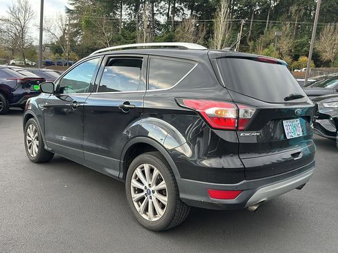 Used 2017 Ford Escape Titanium image 3