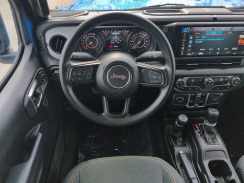 Certified 2025 Jeep Gladiator Mojave AWD/4WD image 15