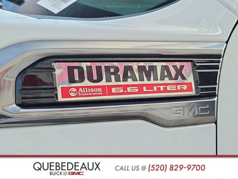 Used 2022 GMC Sierra 2500 AT4 w/ AT4 Premium Plus Package AWD/4WD image 3