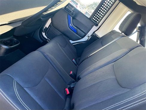 Used 2016 Jeep Wrangler Unlimited Sahara w/ Connectivity Group image 23