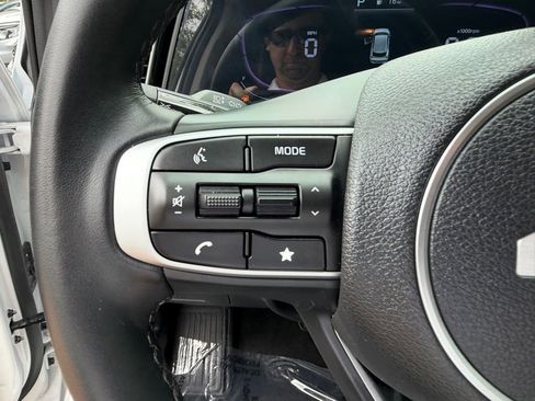 Used 2025 Kia Sportage EX FWD image 20