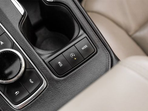 Used 2019 Cadillac XT4 Premium Luxury image 29