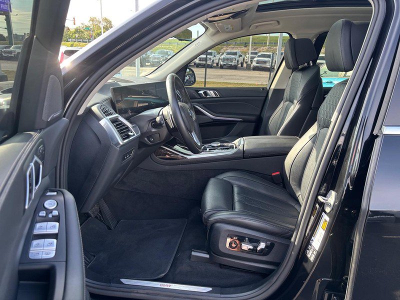 Used 2025 BMW X7 xDrive40i AWD/4WD image 9